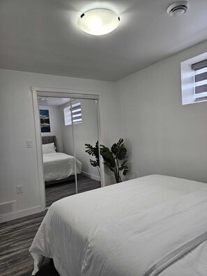 1 soverom, strykejern/-brett, wi-fi (inkludert) og sengetøy