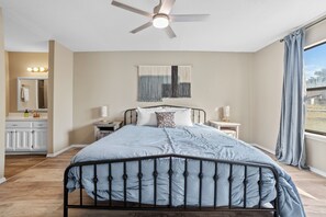 3 bedrooms, iron/ironing board, travel crib, free WiFi