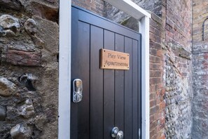 Apartment | 1 bedroom, Internet - Host Stay St James Sea View (Brighton)