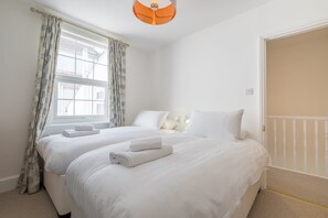 House | 2 bedrooms - Host Stay Millfield House (Brighton)