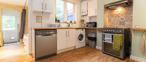 Apartment | 2 bedrooms, Internet