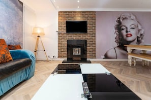 House | 5 bedrooms, Internet - Host Stay The Old Coach House on Margaret Street (Brighton)