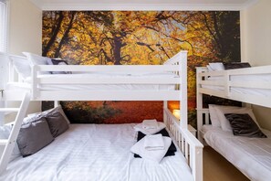 House | 5 bedrooms, Internet