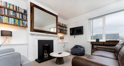 Host Stay Preston Park Apartment
