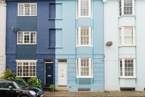 House | 3 bedrooms - Host Stay Blue Hues on Over Street (Brighton)