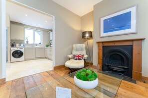 3 bedrooms - Host Stay Blue Hues on Over Street (Brighton)