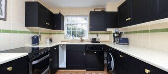 Host Stay Blue Boho at Bristol Gardens