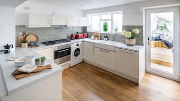 Apartment | 5 bedrooms, Internet