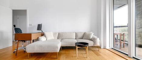 Televisio, työhuone, tietokoneen näyttö