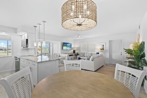 Interior - Spanish Cay C4 - Stunning 2 bedroom, 2 bathroom condo. (Sanibel)