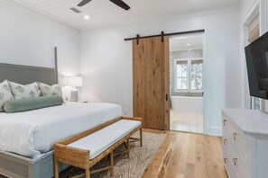 7 bedrooms, iron/ironing board, travel cot, Internet