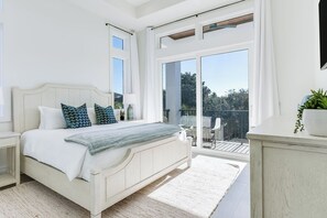 8 habitaciones, tabla de planchar con plancha, cuna de viaje y internet 