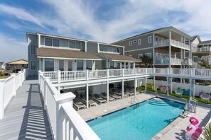 Pool - Beachfront, Heated POOL, Golf Cart & EV Charging (Ocean Isle Beach)