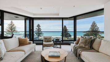 Televisión y oficina