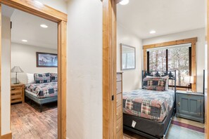 2 slaapkamers, een bureau, reisbedje, gratis wifi