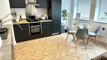 Fridge, microwave, oven, stovetop