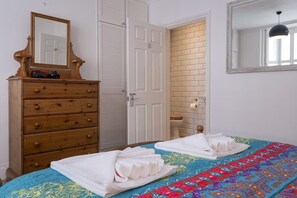 4 chambres, fer et planche à repasser, Wi-Fi, draps fournis