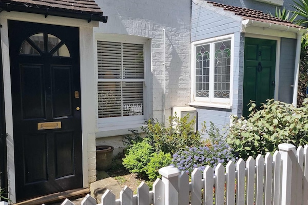 The Navy at Frederick Gardens, Brighton and Hove - Host & Stay