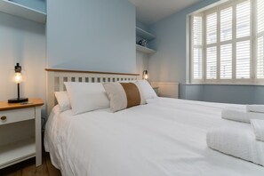 3 bedrooms, desk, iron/ironing board, WiFi - Host & Stay | Blue Hues on Over Street (Brighton and Hove)