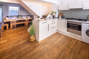 Fridge, microwave, oven, stovetop - Host & Stay | The Charles Street House (Brighton and Hove)