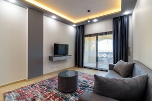 Superior Apartment, 1 Queen Bed | Terrace/patio