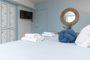 1 bedroom, iron/ironing board, WiFi, bed sheets - Host & Stay | Sea View Marine Parade (Brighton and Hove)