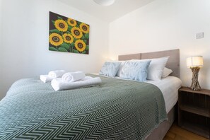 3 bedrooms, iron/ironing board, WiFi, bed sheets - Host & Stay | Sunny Terrace on Robert Street (Brighton and Hove)