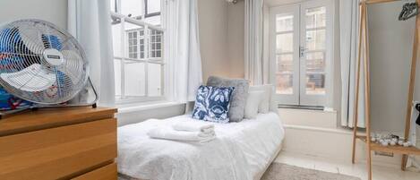 4 Schlafzimmer, Bügeleisen/Bügelbrett, WLAN, Bettwäsche