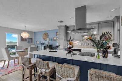 Waters Edge: 2  BR, 2.5  BA Condominium in Marathon, Sleeps 4