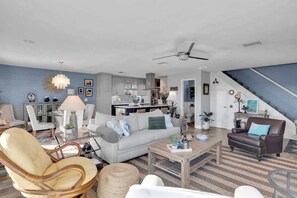 Smart TV, offices - Waters Edge (Marathon)