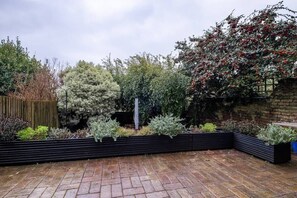 Property grounds - Host & Stay | Tivoli Garden Flat (Brighton and Hove)