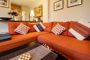 TV, offices - Host & Stay | Tivoli Garden Flat (Brighton and Hove)