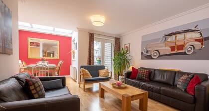 Host & Stay | Kingscote Townhouse