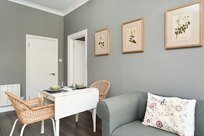 Interior - Host & Stay | Sea View @ Oriental Place (Brighton and Hove)