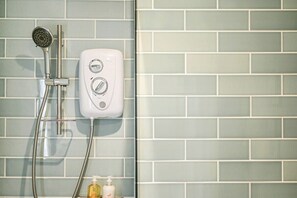 Douche, serviettes fournies