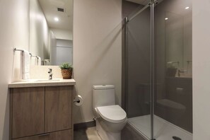 تجهيزات دش، مجففات شعر، مناشف