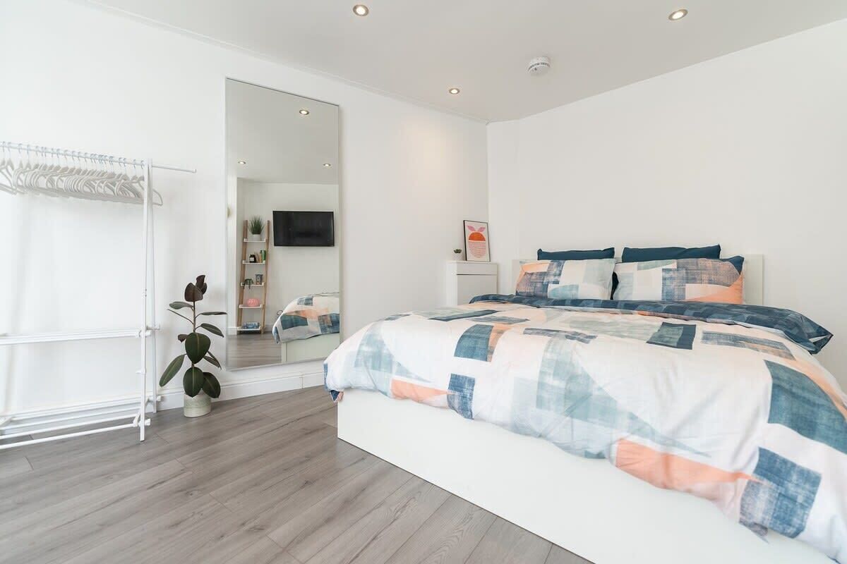 アイロン / アイロン台、WiFi、ベッドシーツ