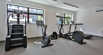 Studio | Sleeps 2-4 | The Crescent Condos