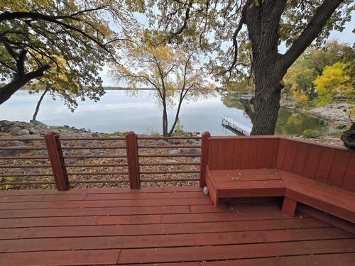 Luxury Family 5BR Lakefront private boat launch
