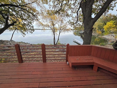 Luxury Family 5BR Lakefront private boat launch