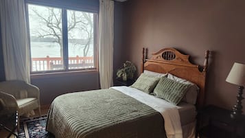 5 Schlafzimmer, Schreibtisch, Bügeleisen/Bügelbrett, Reisekinderbett