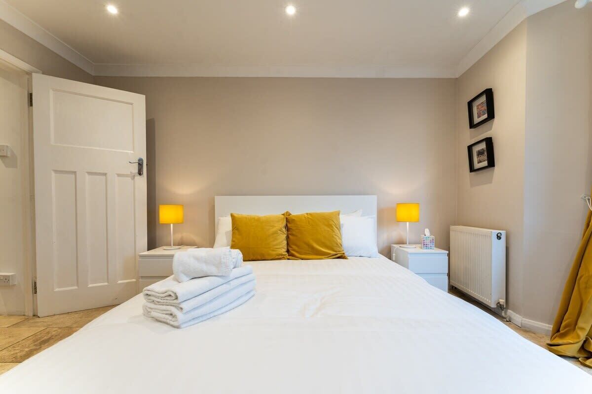 1 bedroom, iron/ironing board, WiFi, bed sheets