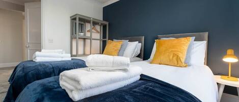 2 bedrooms, iron/ironing board, WiFi, bed sheets