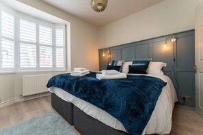 3 chambres, fer et planche à repasser, Wi-Fi, draps fournis