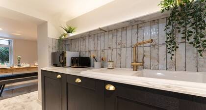 Host & Stay | Luxe on Margaret Street