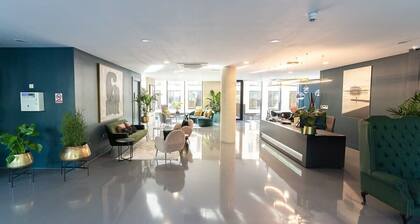 Host & Stay | Astoria Apartment