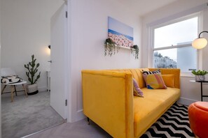 TV, offices - Host & Stay | Good Vibes at Buckingham (Brighton and Hove)