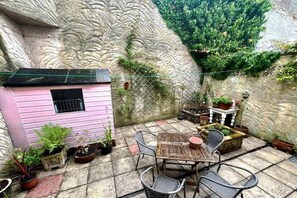Outdoor dining - Host & Stay | Blue Boho (Brighton and Hove)