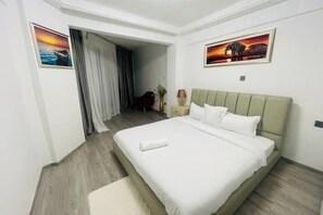2 bedrooms, iron/ironing board, WiFi, bed sheets