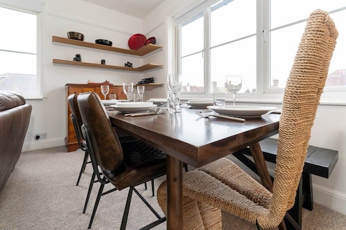 Host & Stay | Preston Park Apartment